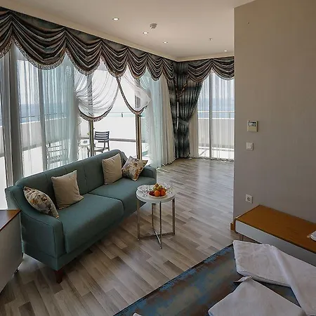 Xoria Deluxe Hotel