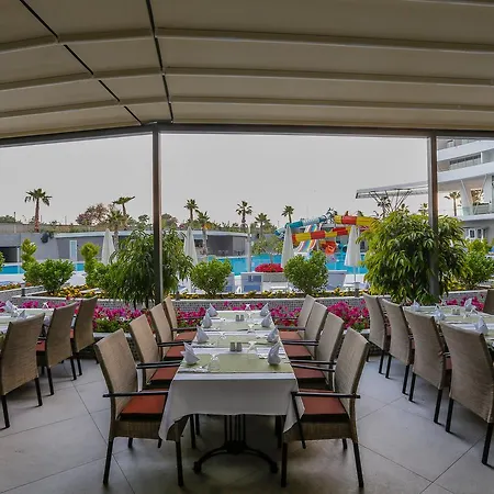 Xoria Deluxe Hotel