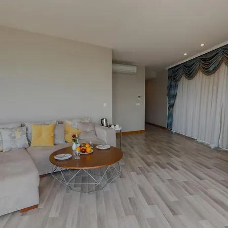 Xoria Deluxe Hotel