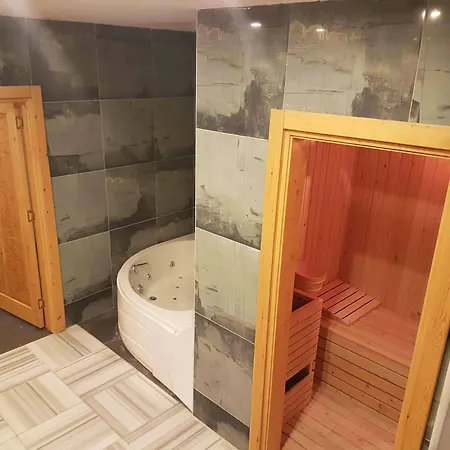 Xoria Deluxe Hotel