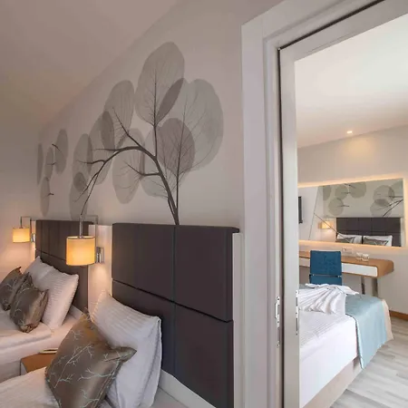 Xoria Deluxe Hotel
